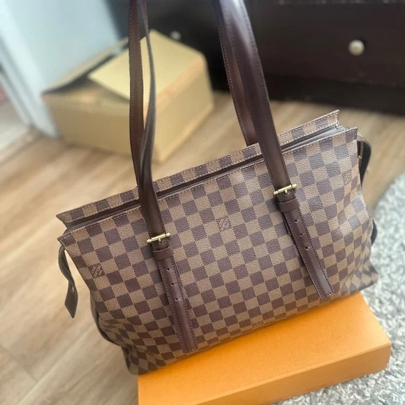 ❌SOLD❌🎉Authentic Louis Vuitton Chelsea  Damier Ebene - Picture 2 of 15